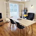 T2 With Stunning Balcony 55M2 Paris 17