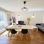 T2 With Stunning Balcony 55M2 Paris 17