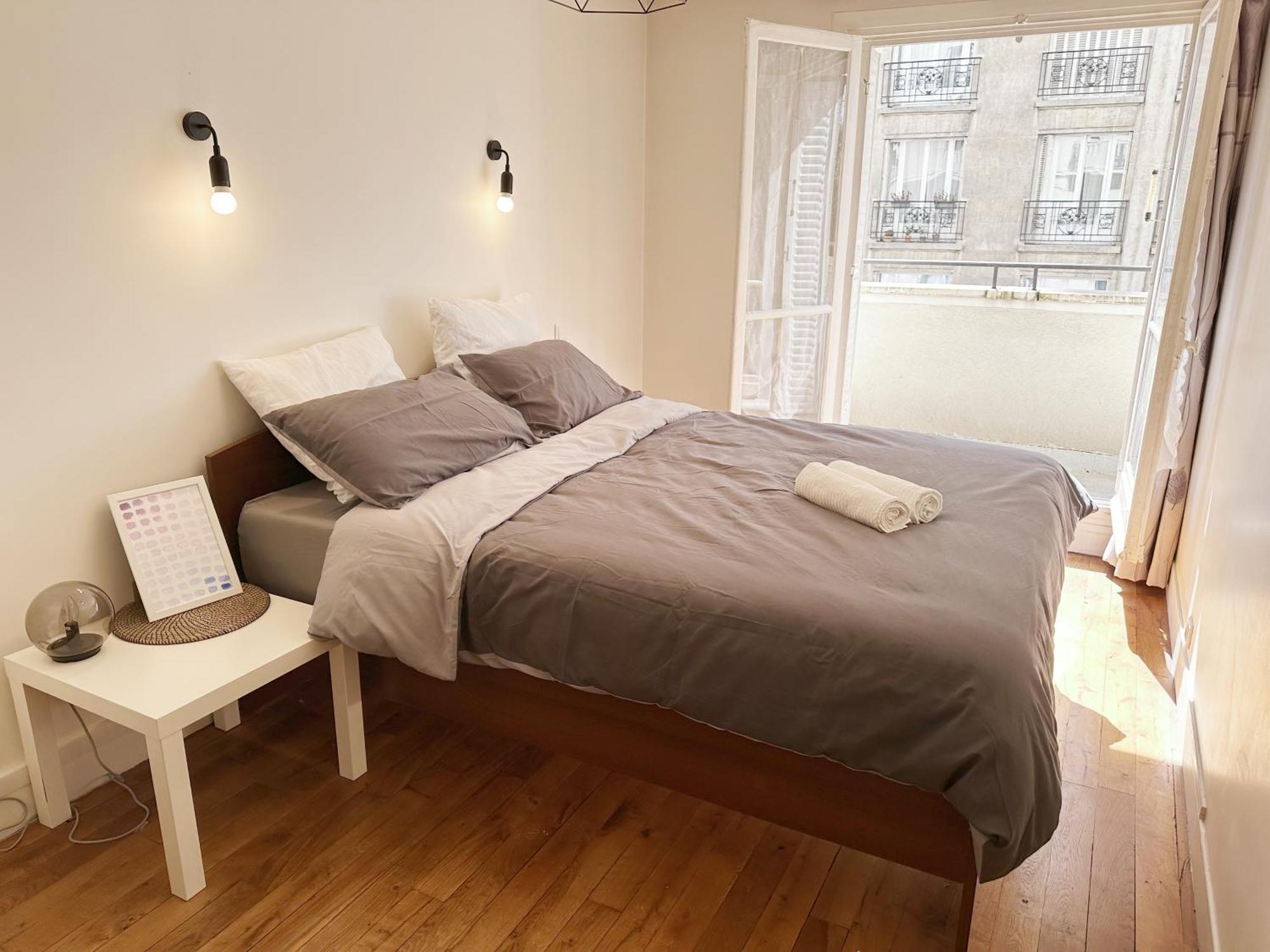 Apartment T2 With Stunning Balcony 55m2 17 Paris