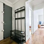T2 With Stunning Balcony 55M2 Paris 17