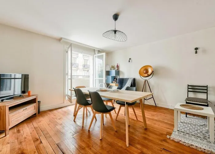 T2 With Stunning Balcony 55M2 Paris 17