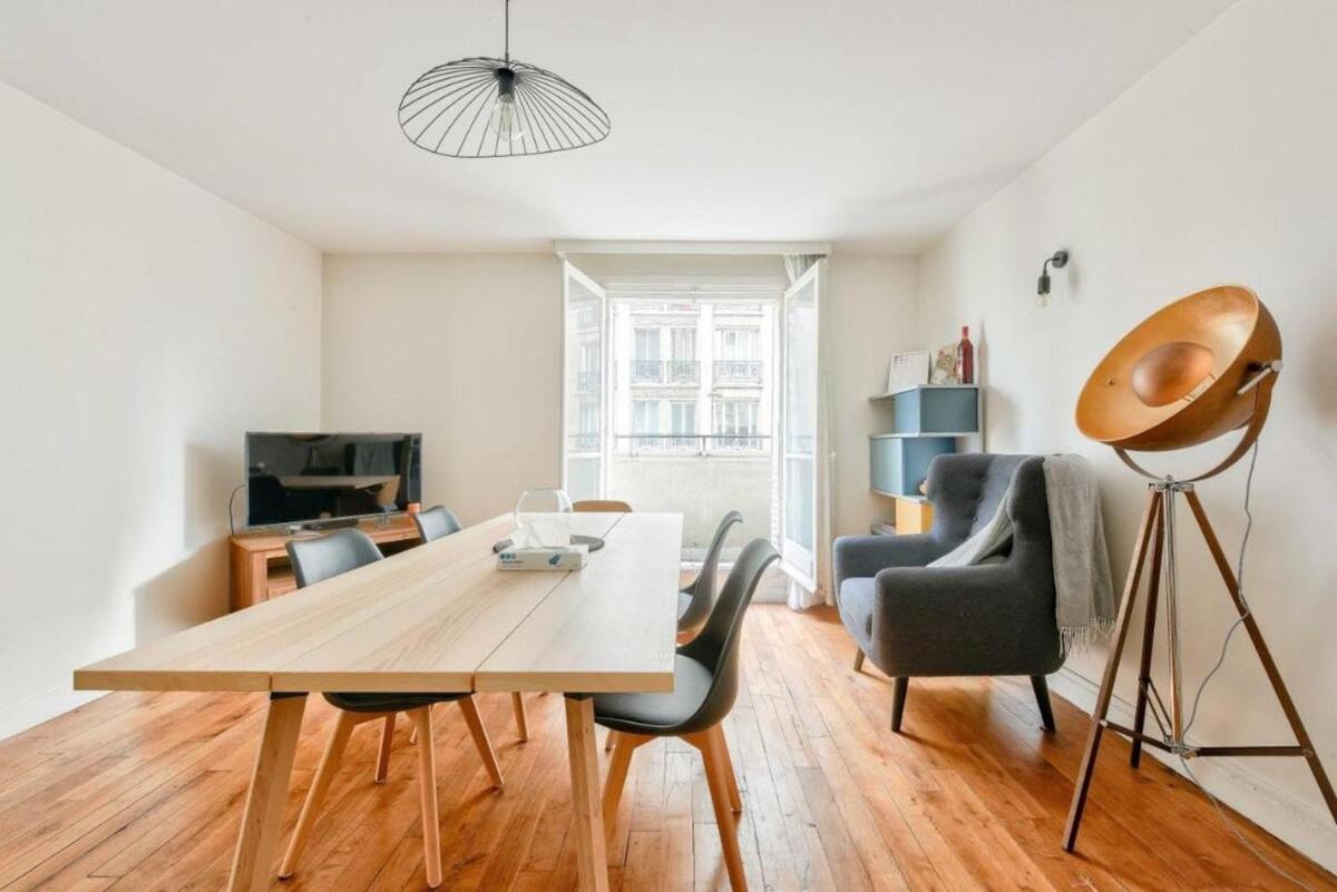 Apartment T2 With Stunning Balcony 55m2 17 Paris